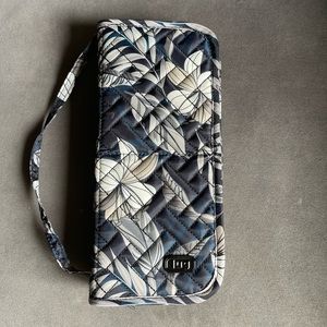 Lug Sleeper Makeup Brush Holder- original size - Excellent condition- Lily Black